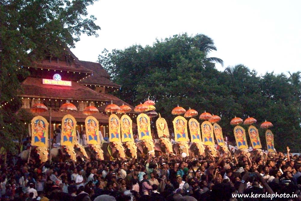 Kuttanellur Pooram