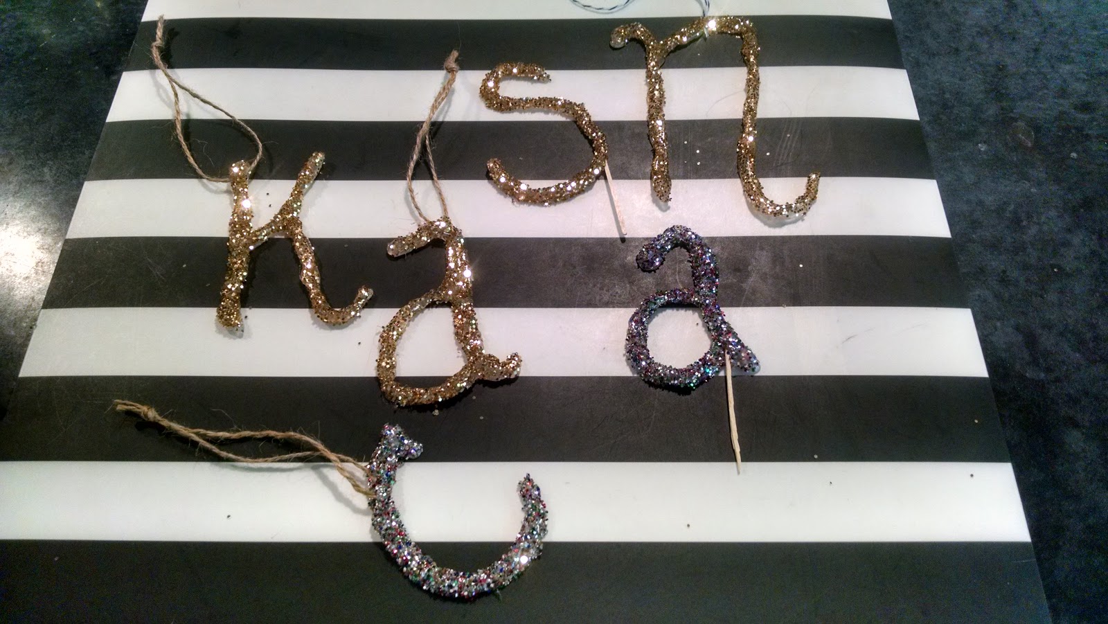 MishMashers Hot Glue Glitter Letters