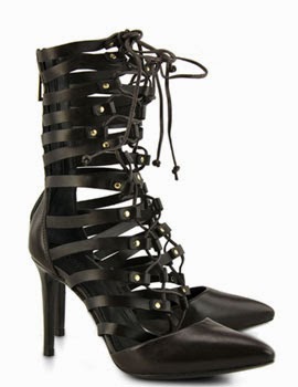 Schutz coleção outono inverno 2014 scarpin gladiadora com tiras em couro Schutz coleção outono inverno 2014 scarpin gladiadora com tiras em couro