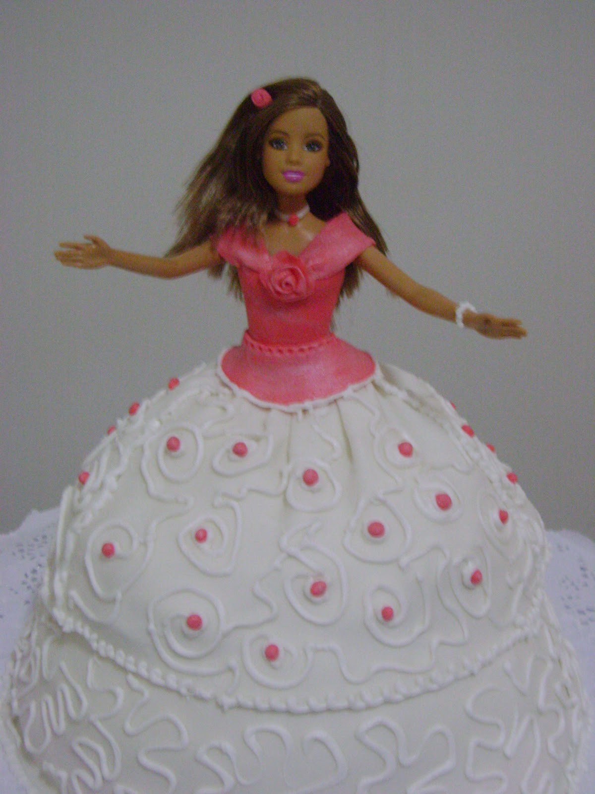 simone confeiteira em paranapiacaba bolo da barbie pasta americana