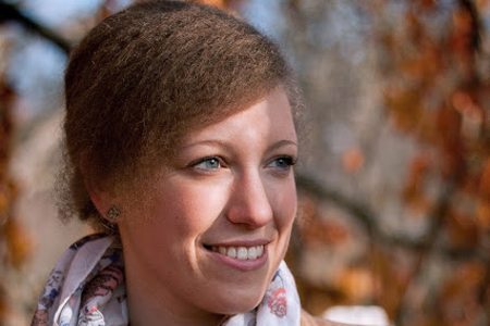 Das Mittel für die Verbesserung des Haarwuchses bei den Frauen