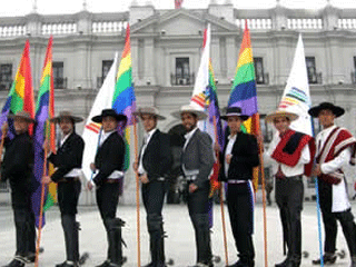 LaNacion.cl: CHILE-NOVIEMBRE mes para "SALIR DEL CLOSET"..JA CHILE-GAY.gif