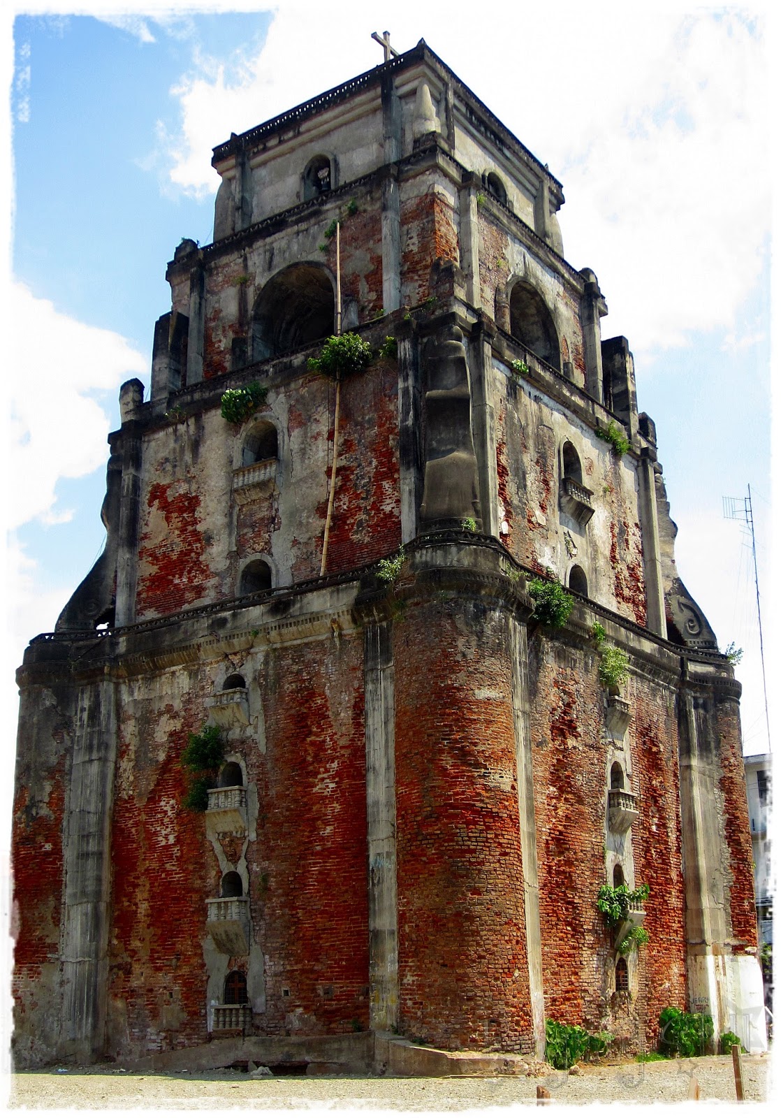 Sinking Bell Tower (Laoag City, Ilocos Norte) ReigningStill
