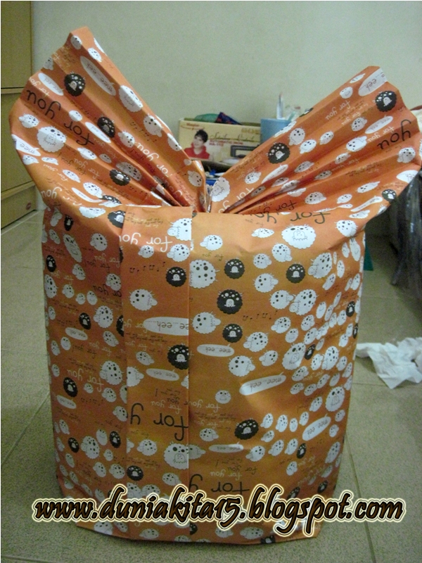 Dunia Kita Kreasi Membungkus Kado Model Kipas