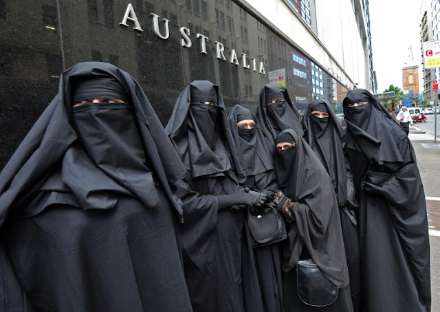 Funny Burka Muslim Women - Australia Funny Burka Muslim Women - Australia