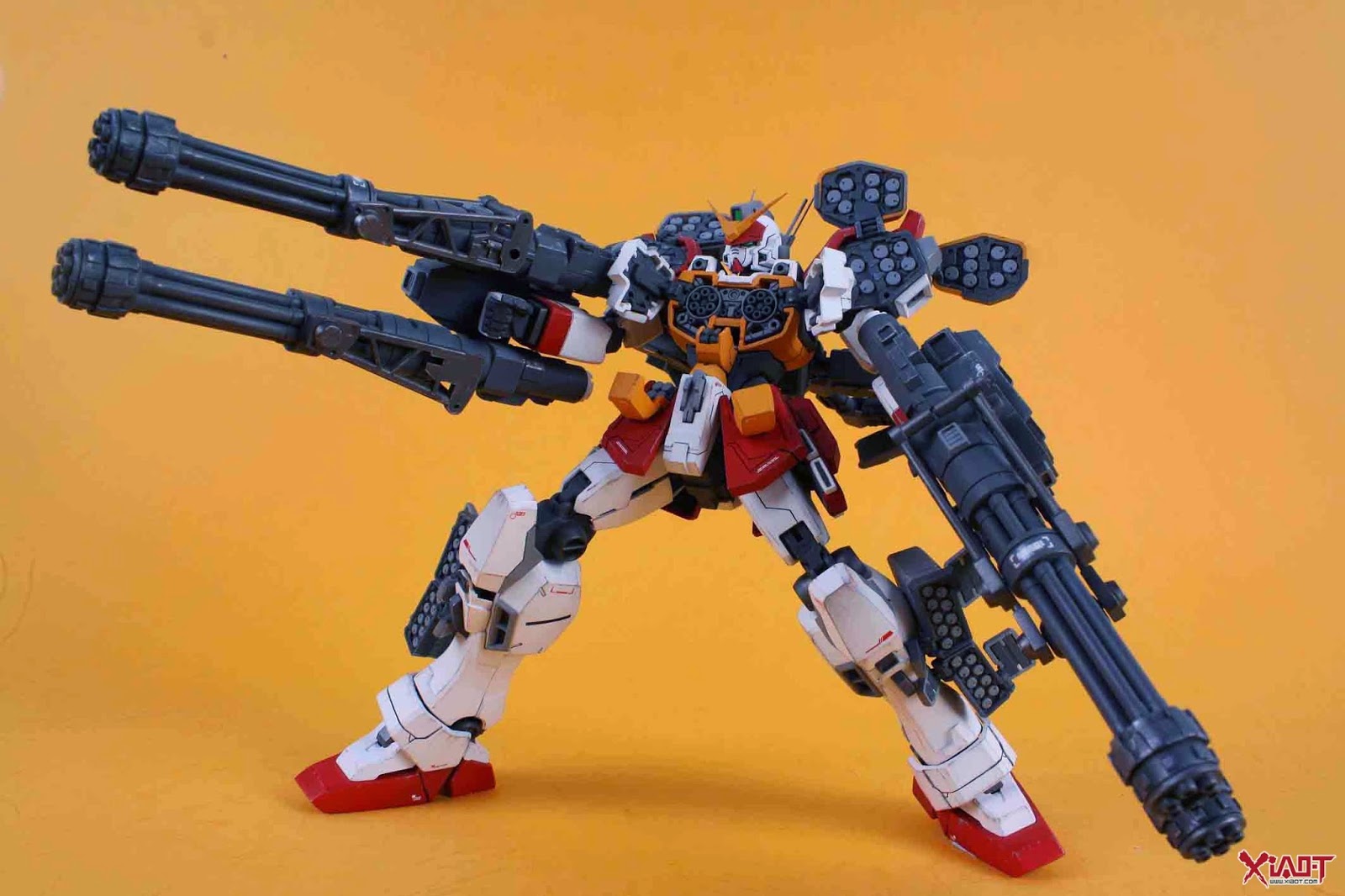GUNDAM GUY MG 1/100 Gundam Heavyarms Customized Build