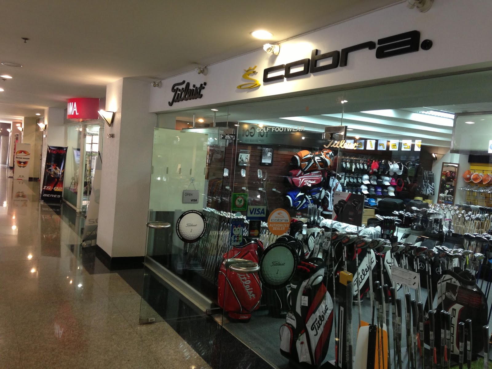 THAI(BANGKOK) LIFE by Peter Hong [TOUR] THANIYA PLAZA Golf equipment