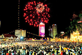 DI UJUNG ISLAM: Kemeriahan Sambutan Tahun Baru 2014