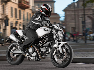 click to view large or download. Size 1600x1200 pixels 2013 ducati monster 696 motorcycle photos - picture 3