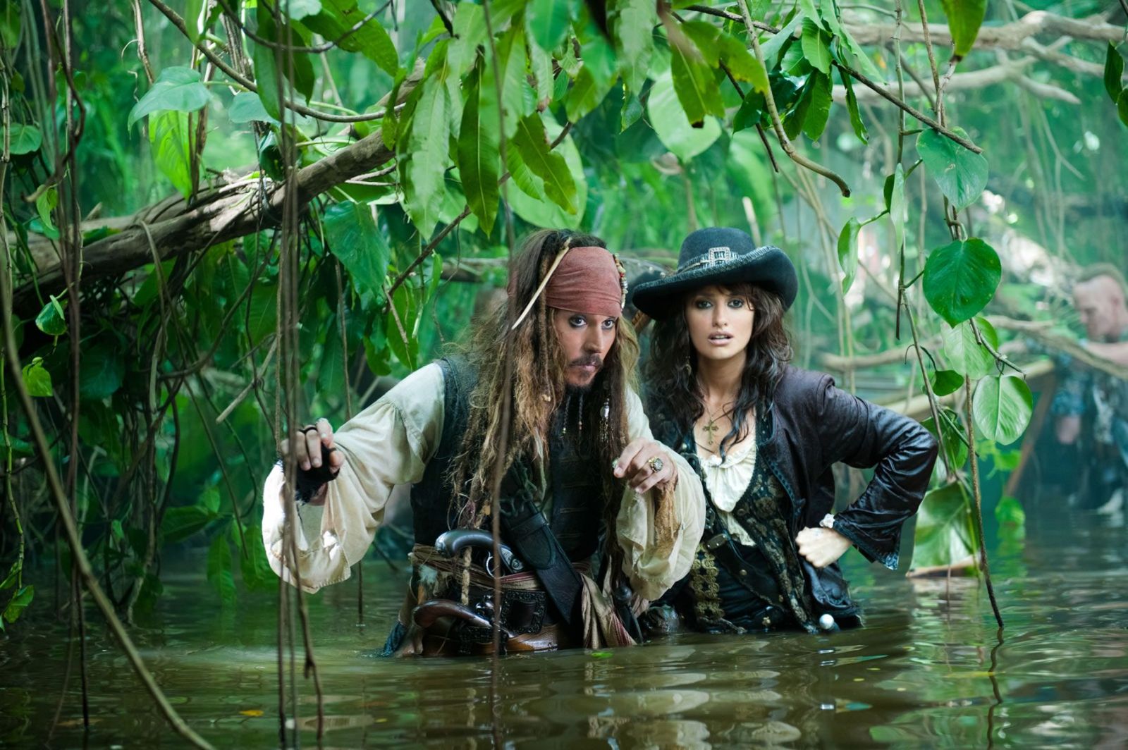 http://4.bp.blogspot.com/-vaHmvOHHJ2A/TdXJlzw3NaI/AAAAAAAAFWk/Hx5d3X2J53c/s1600/pirates-4-movie-image-johnny-depp-penelope-cruz-01.jpg