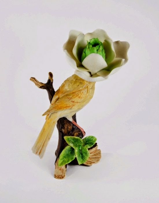 As surreais esculturas com animais híbridos de porcelana de Debra Broz Debra Broz esculturas porcelanas cerâmica surreais kitsch animais modificados vintage