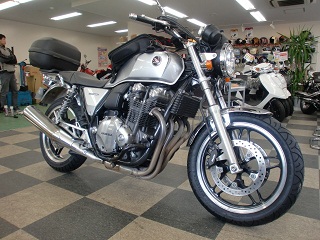 ｂｉｋｅ ｓｈｏｐ ｂ 志木店 ブログ ｃｂ１１００タイヤ交換