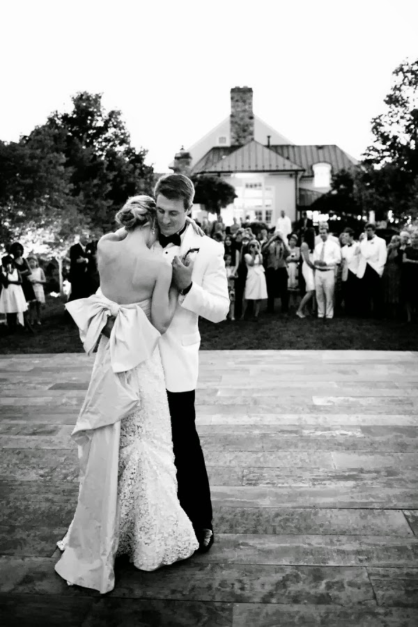 robe de mariage Dos tout dus sans aucune decoration robe de mariage Dos tout dus sans aucune decoration