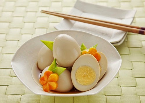3 CÁCH CHỮA HÔI NÁCH HIỆU QUẢ BẤT NGỜ trung ga luoc tri hoi nach 3 cách chữa hôi nách tại nhà cho hiệu quả bất ngờ