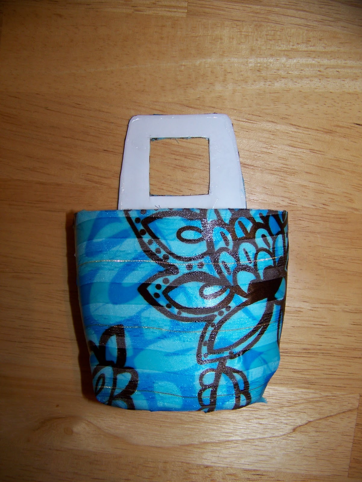 Making Cooley Stuff Lotion Bottle Cell Phone Holder