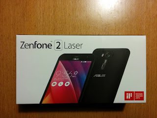 シンプルな白基調のZenFone 2 Laser(ZE500KL)外箱デザイン