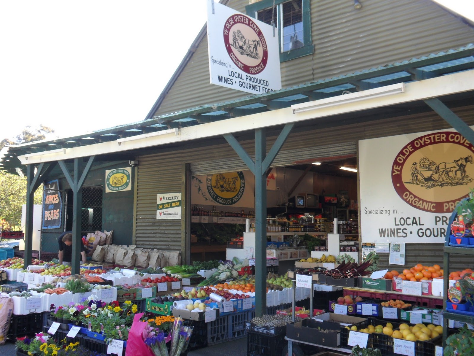 Huon View Ye Olde Oyster Cove Store