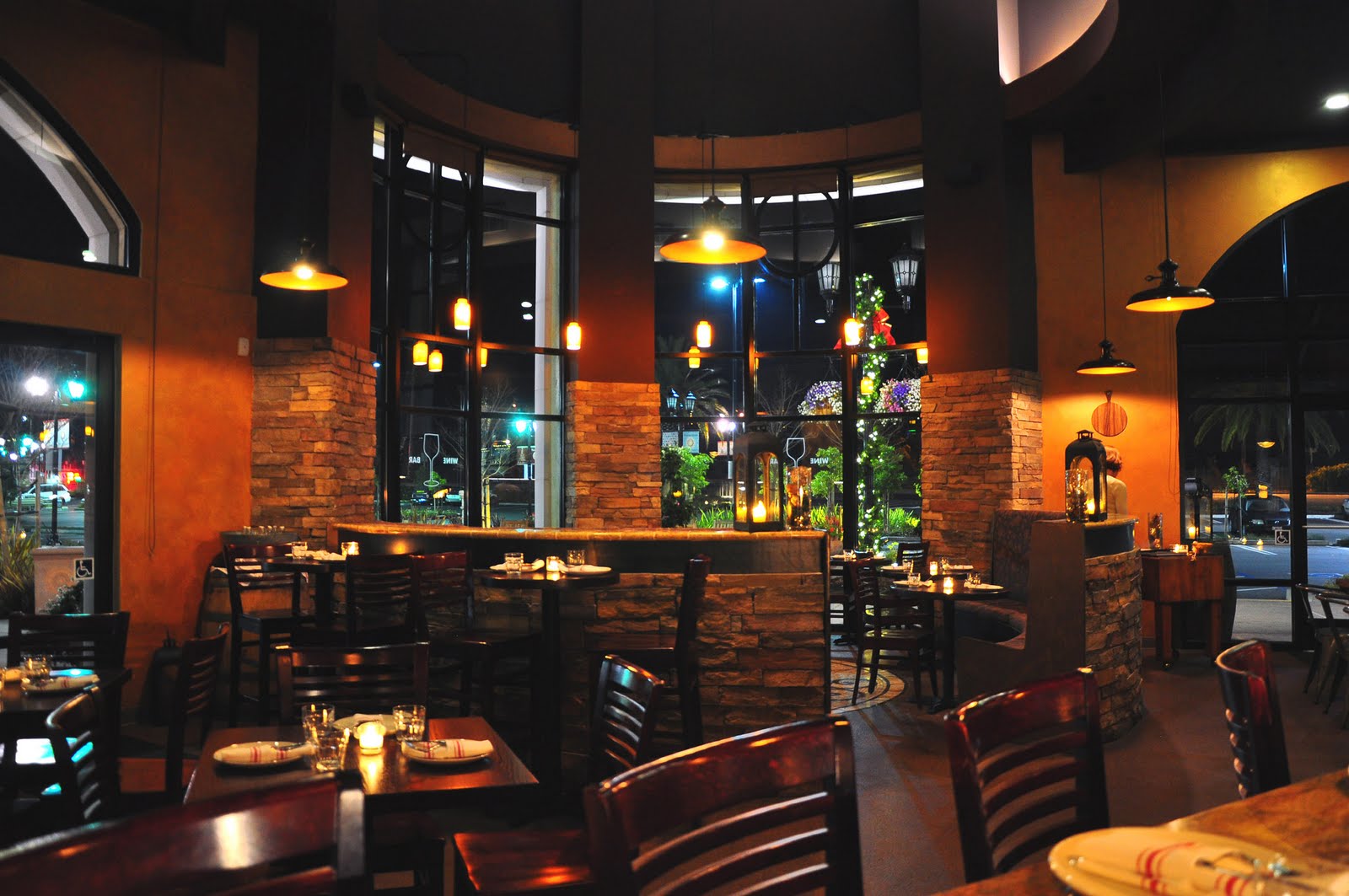 Art And Entertain Me Tavola Italian Kitchen Brings Whole Pig To