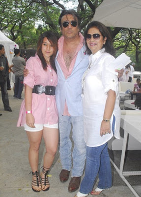 Krishna Shroff with father Jackie Shroff