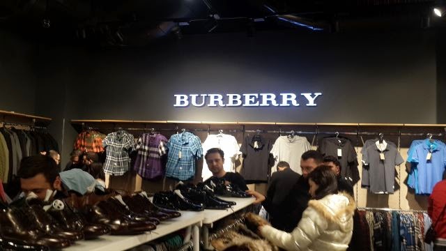 Tutumluyuz Biz Lacoste Gant Nautica Burberry Sezon Sonu Indirim Magazasi