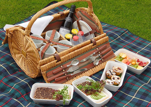 Romantic Summer Picnic Tips | Date Maven
