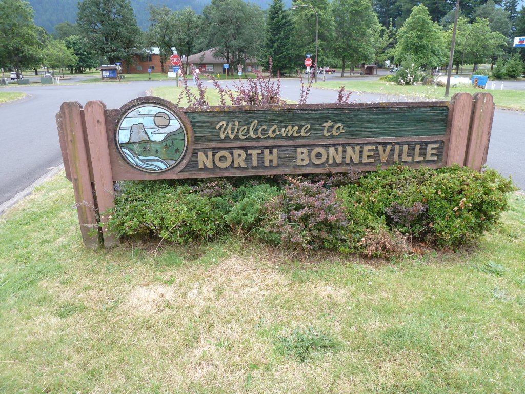 BIGFOOT'S bLOG Walking Tour of the new North Bonneville, WA Bigfoot