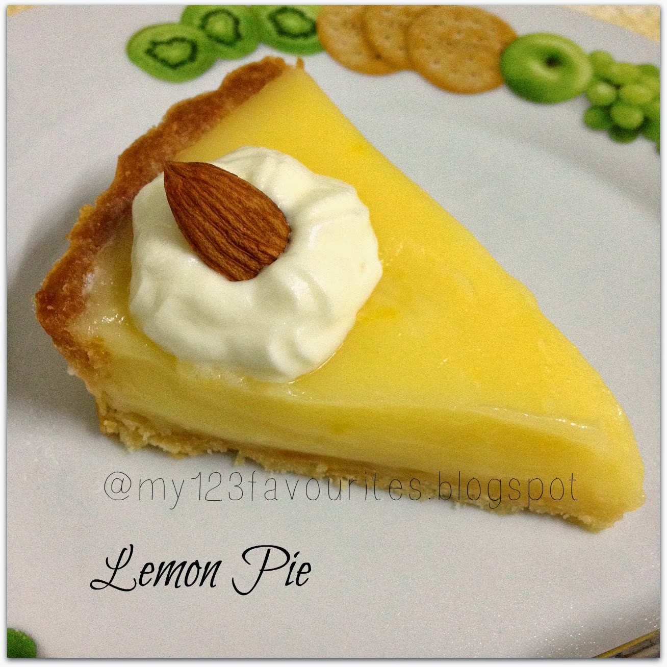 my little favourite DIY Lemon Pie .. 柠檬派