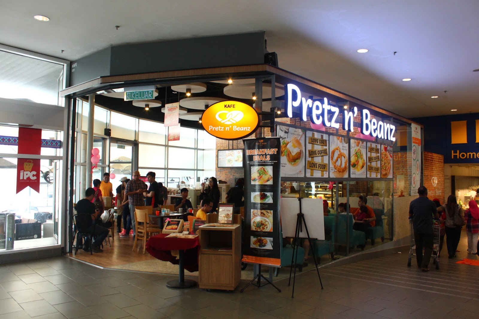 Pretz n' Beanz Cafe IPC, Damansara f i n d i n g // f a t s
