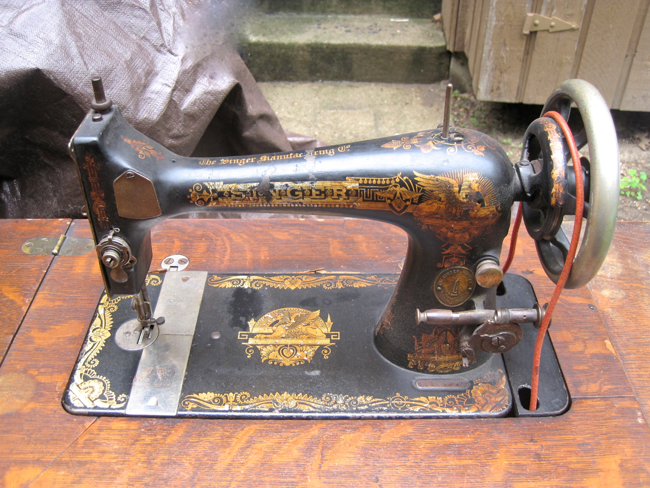 The Project Lady Singer 27 Treadle Makeover