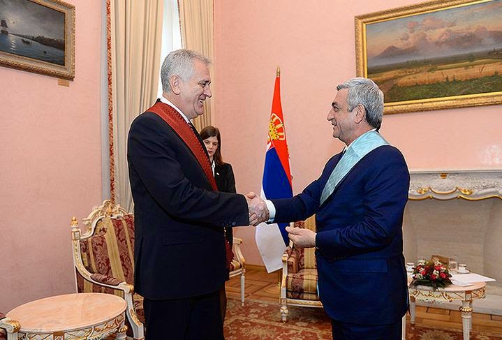 Llega a Ereván el Presidente de Serbia