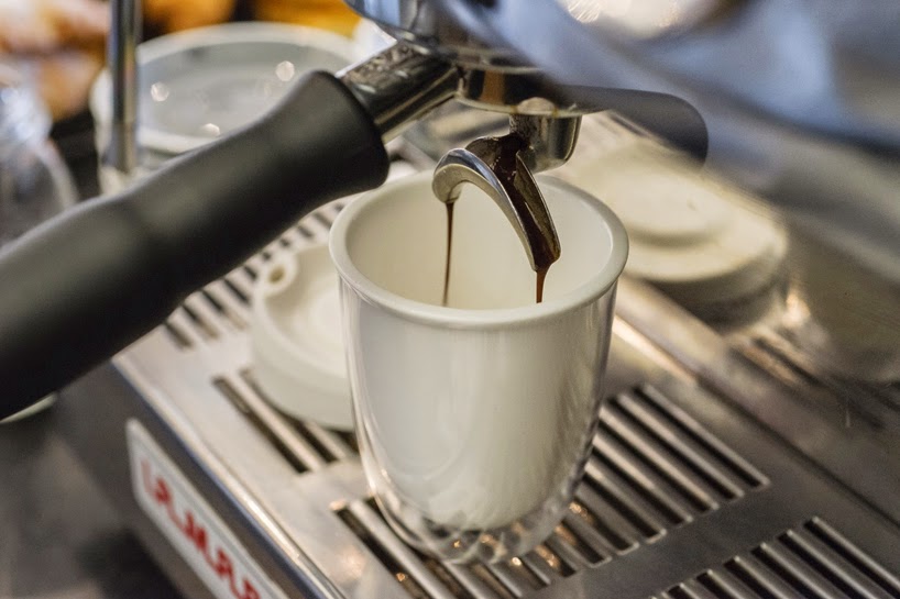 Chiếc ly vững chắc 2 Chiếc ly vững chắc 2