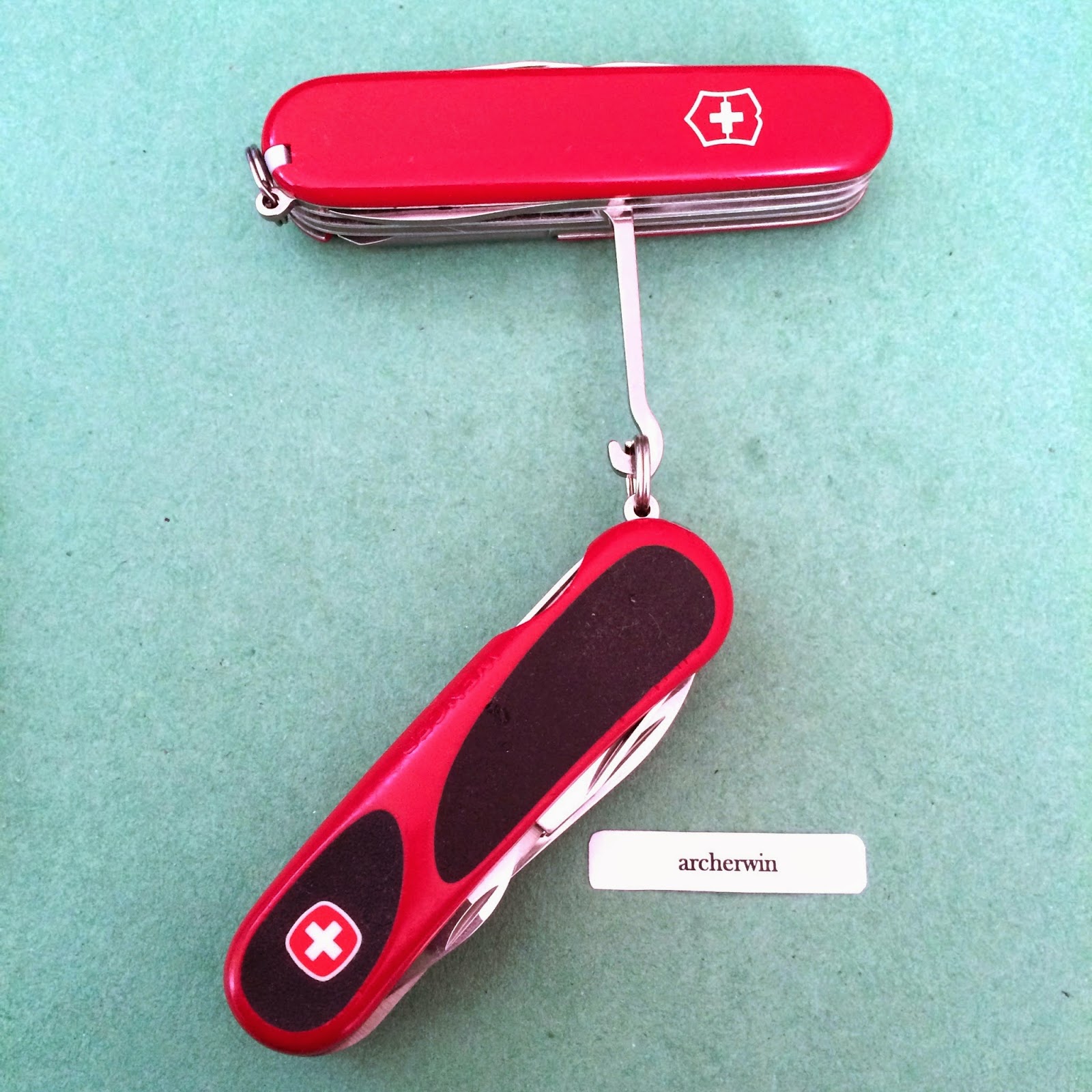 archerwin's Swiss Army Knives REVIEW Victorinox Fieldmaster vs Wenger