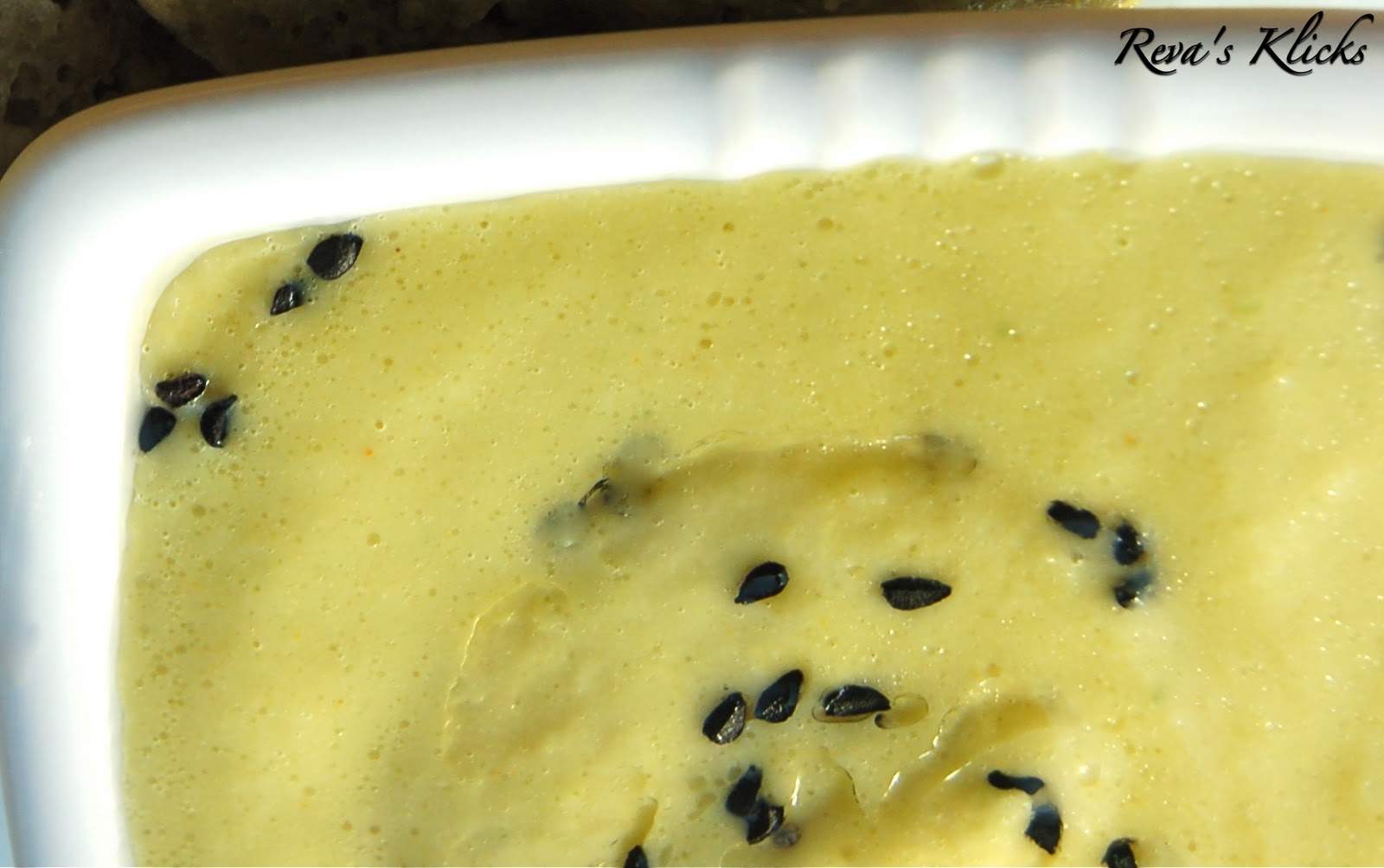 Kaarasaaram Mint Ginger Idlis with Green Mango Chutney