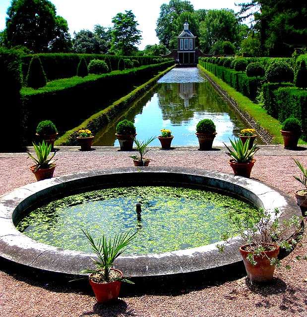 loveisspeed : Old Westbury Gardens is the former estate of John