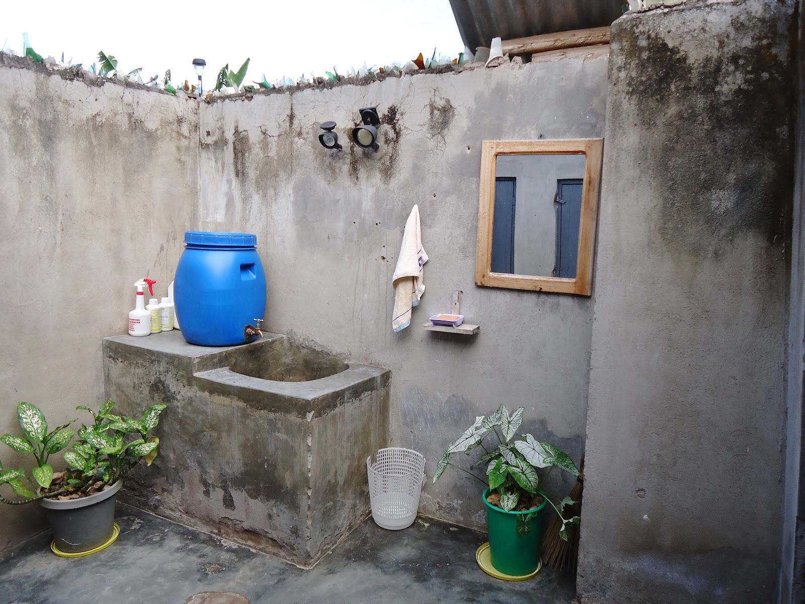 Connecting the Continents Uganda The House/Farm