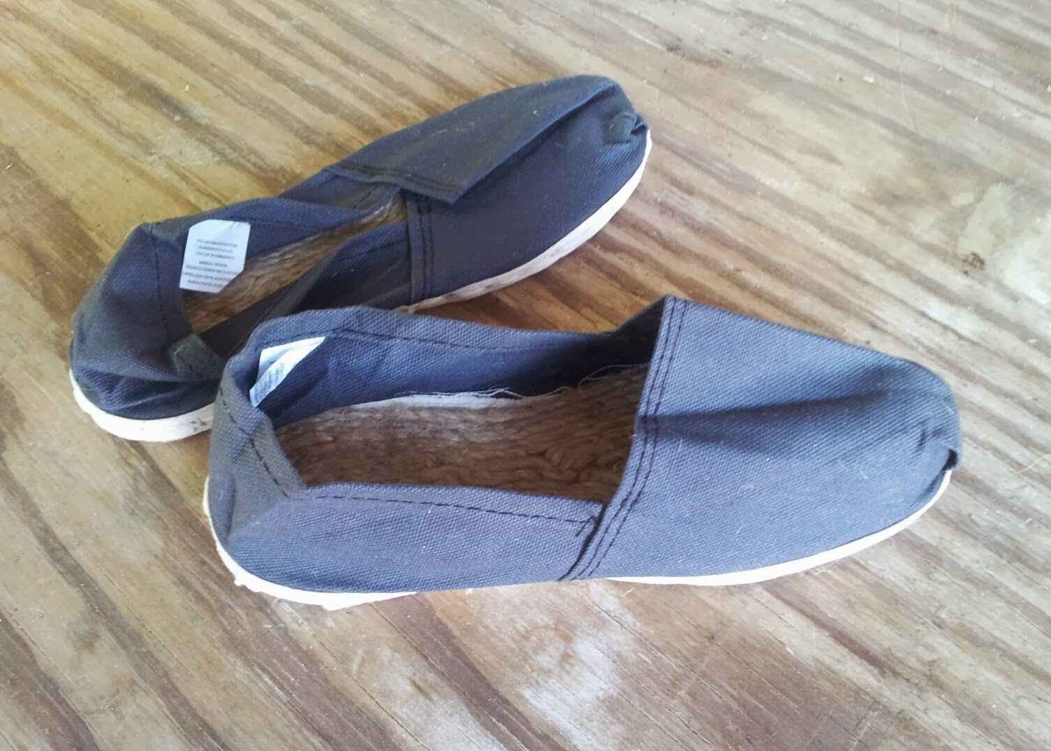 Yo quería las típicas alpargatas negras de yute, las de toda la vida. Las tuve cuando era pequeña y además de los buenos recuerdos, tienen ese aire