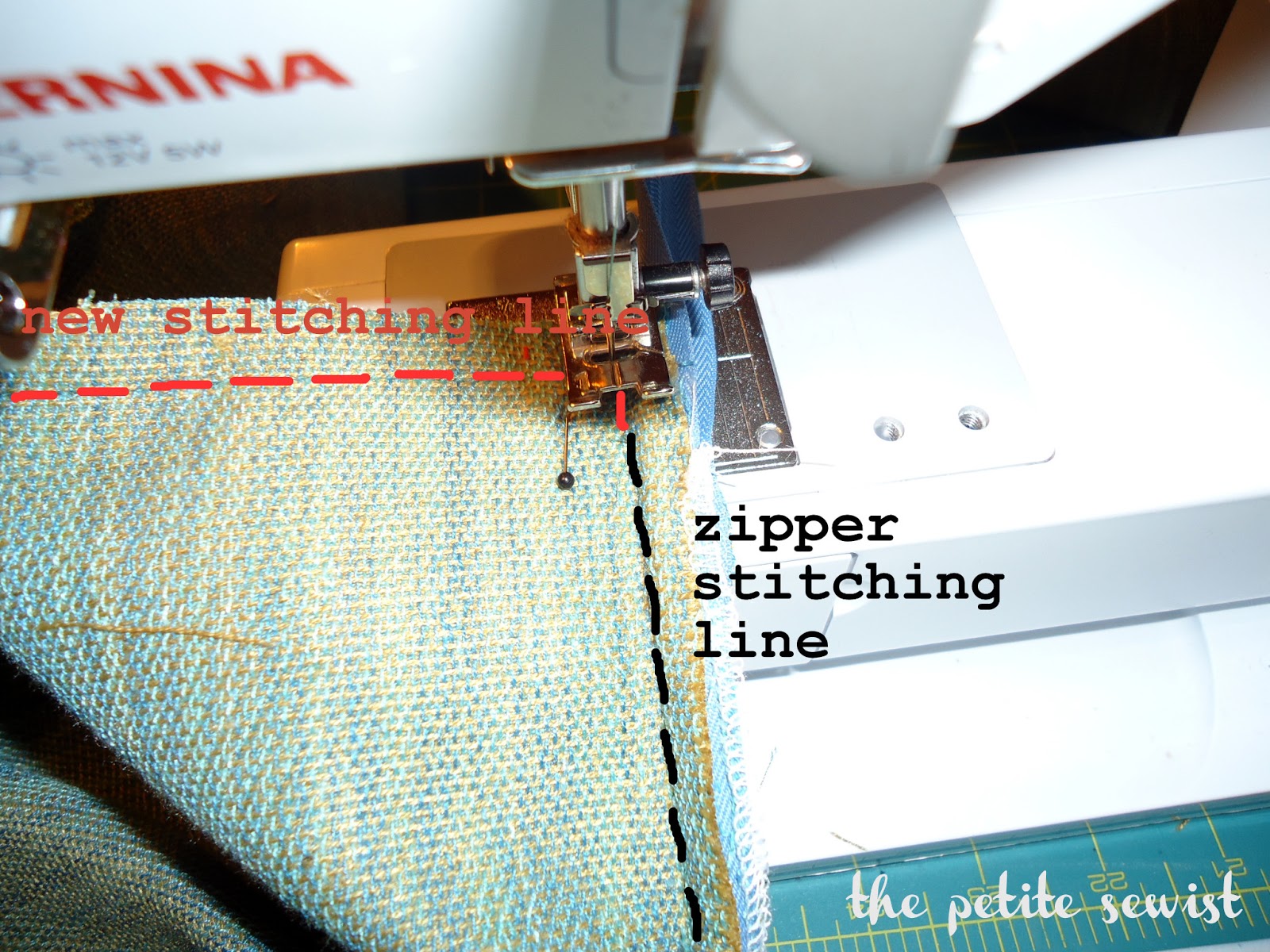 The Petite Sewist Tutorial Throw Pillows with Invisible Zipper