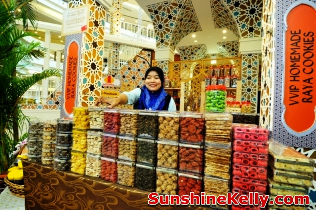 1 Utama, Pillars of Celebration, raya decoration at the mall, stall, malay kuih