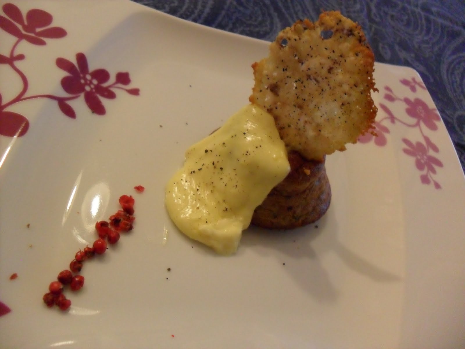 Lovely Cake Flan di porcini fonduta di fontina e cialda di parmigiano