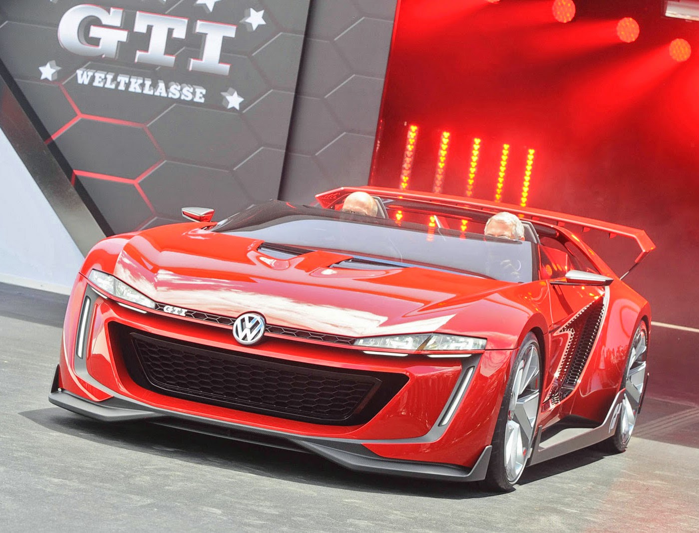 Volkswagen apresenta GTI Roadster concept em Wörthersee