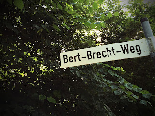 Bert-Brecht-Weg in Utting am Ammersee