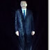 Curioso holograma del primer ministro turco emitiendo un discurso