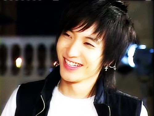 lee_teuk_super_junior-200901231752182.jpg