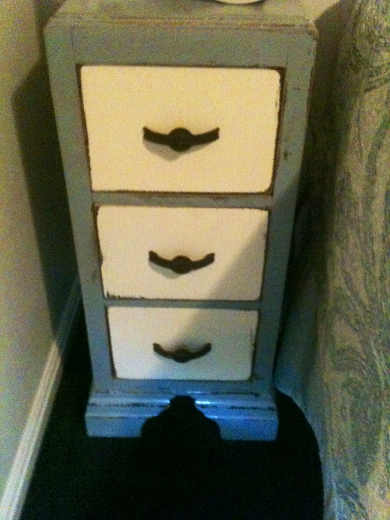 Just 2 Birds Desk to Nightstands Refurbish!