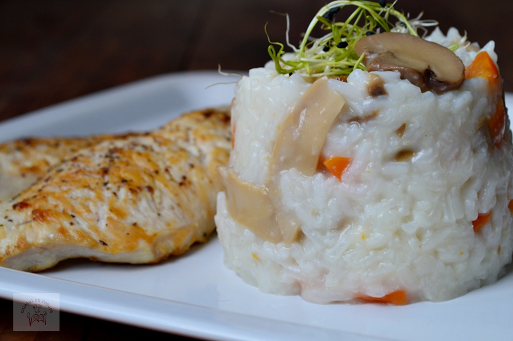 Pilaf cu ciuperci si piept de pui CAIETUL CU RETETE