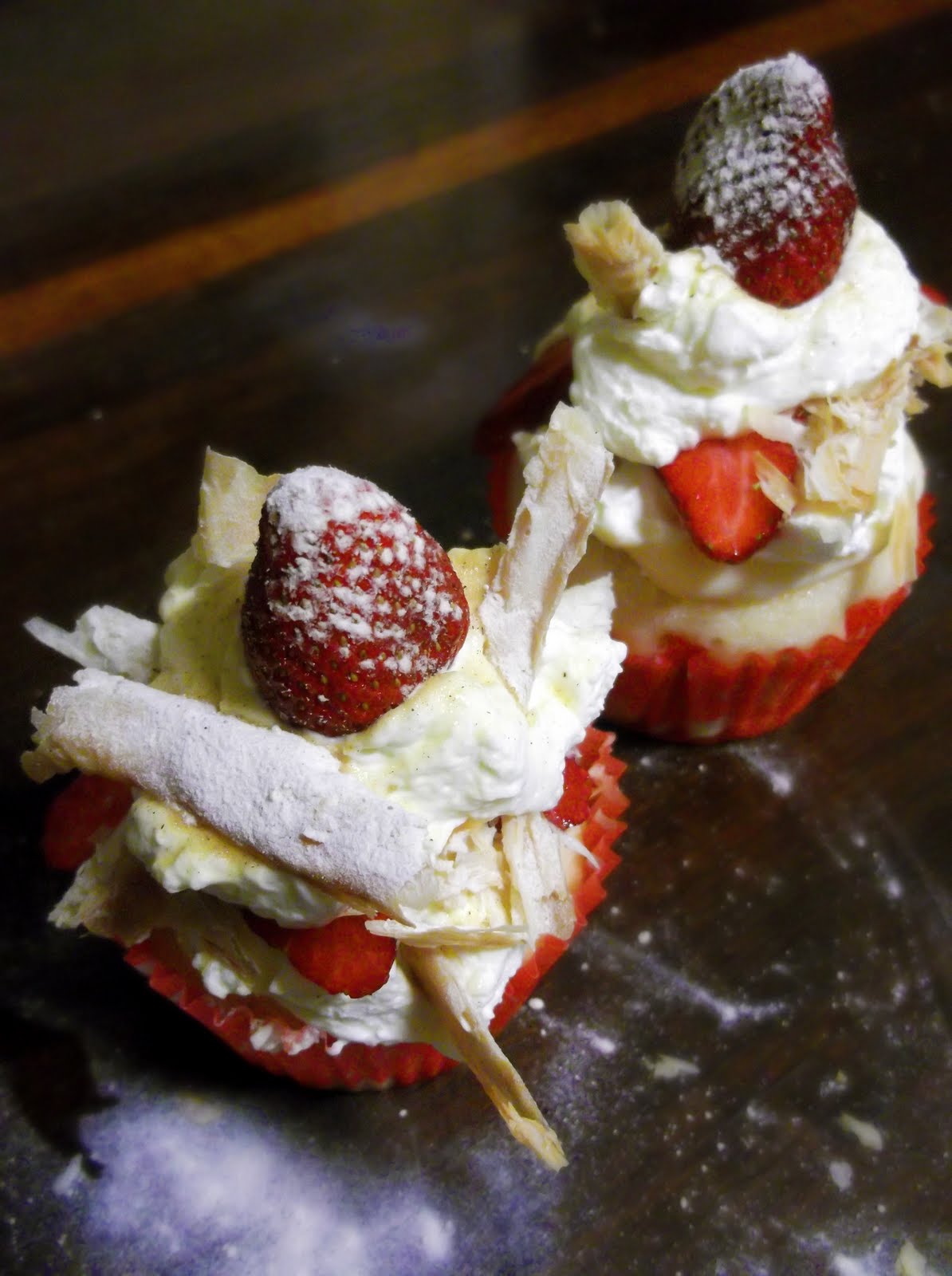 Lick The Spoon Moscato, Strawberry and Cream Dessert Cakes