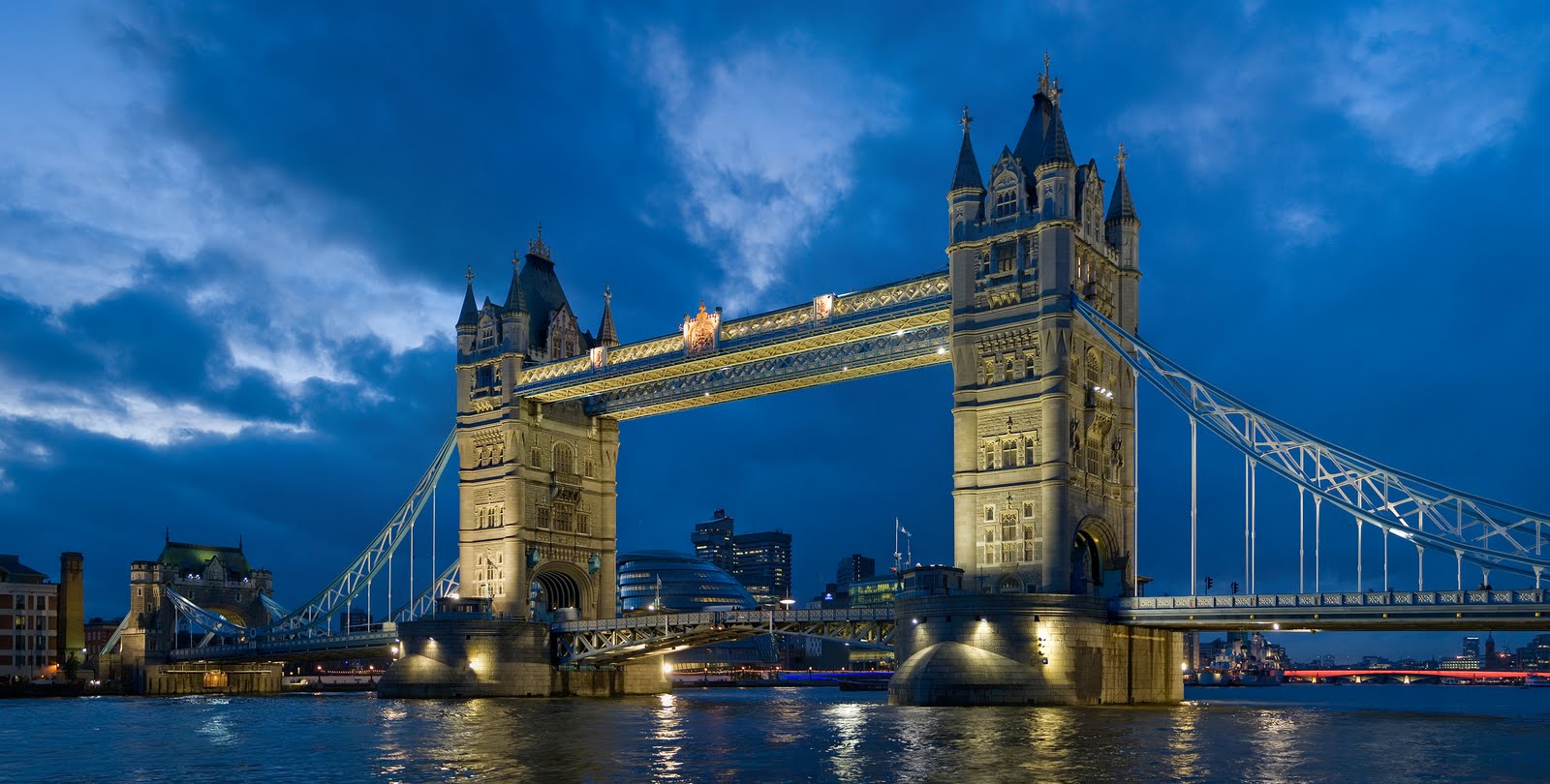 http://4.bp.blogspot.com/-vwbGRFj7pKU/Th56xEejpzI/AAAAAAAADVw/MBpDRak3cwI/s1600/Tower_bridge_London_Twilight_-_November_2006.jpg