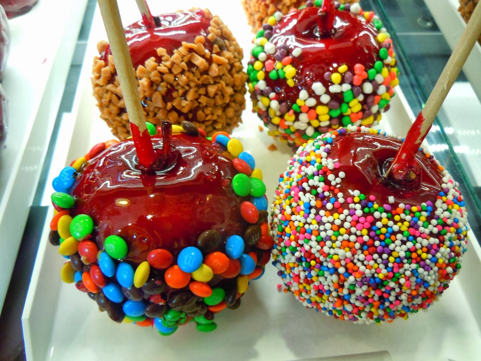 Hollywood Candy Girls Crazy Candy World Blog! tagged "candy apples