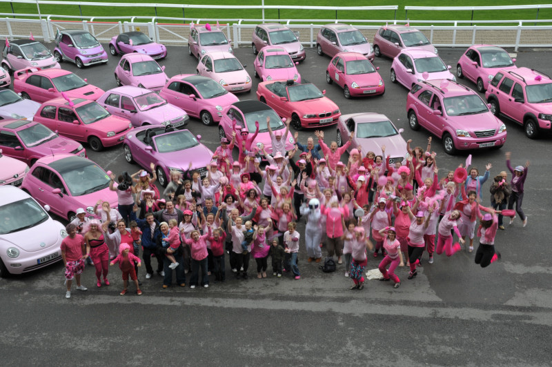 سيااارت احلامك ..لونها بينك أدخلي واختاري pink car Pink+Car+Rally+2010