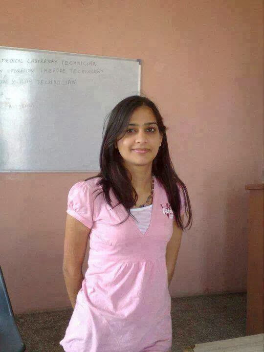 Indian college girls pictures